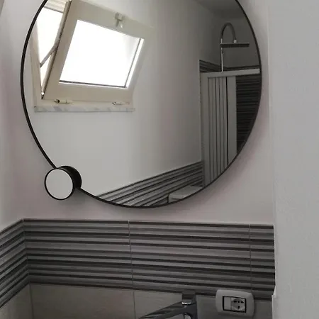 Cozy In Center Apartment *